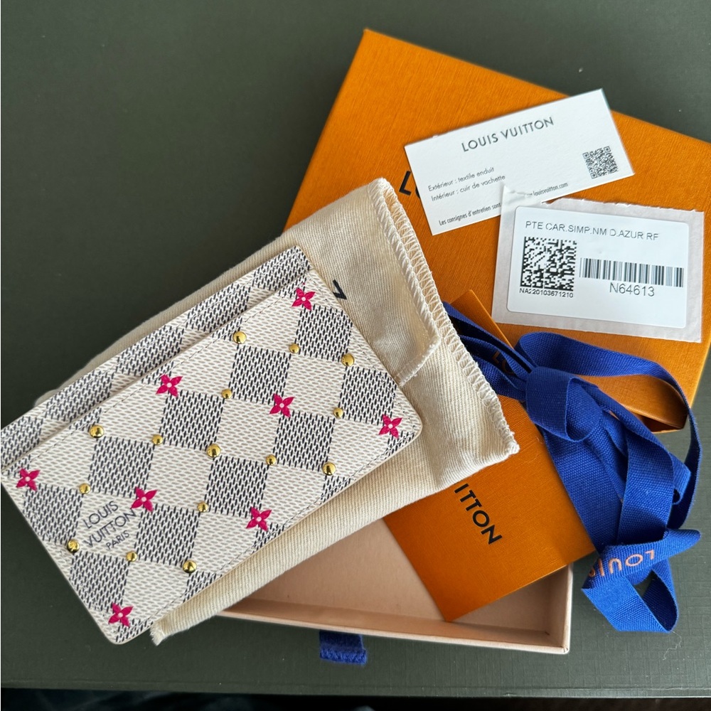 Louis Vuitton card : DAMIER AZUR ROSE FUCHSIA -SOLD